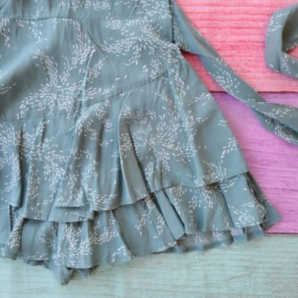 Princess Polly Green The Louie Floral Plunging Surplice Ruffle Playsuit 8US - Picture 7 of 7